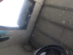 案内ロボット 液晶保護フィルムに傷