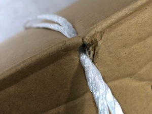 紐 ダンボール 破損しない様 工夫